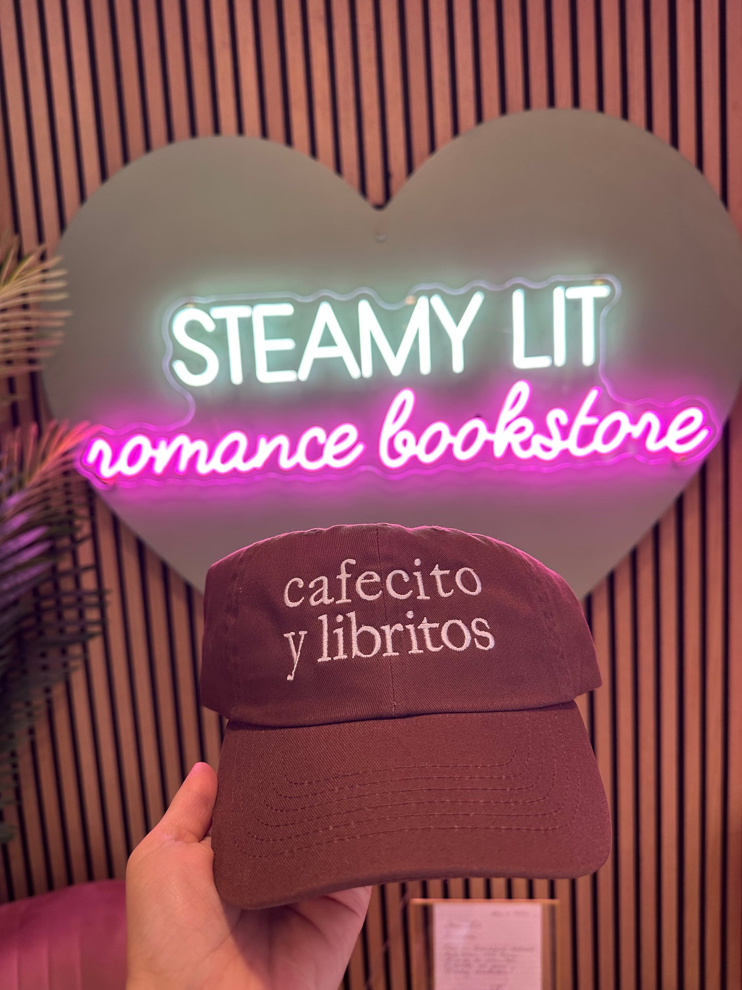 Cafecito y Libritos Hat