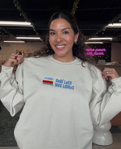 DLML (DeBi Leer Mas Libros) Embroidered Crewneck